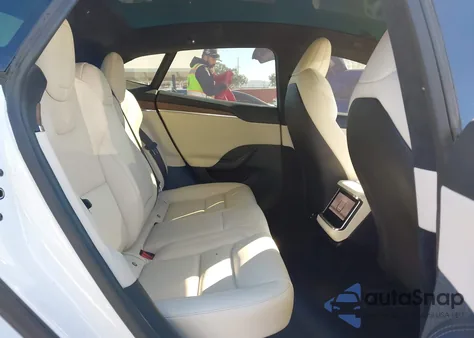 2021 Tesla Model S Long Range Dual Motor All-Wheel Drive z USA, uszkodzony, nr VIN 5YJSA1E5XMF438869